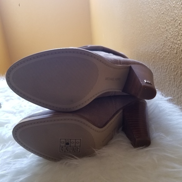 Michael Kors Divia Suede Boots 5.5 - Picture 2 of 6